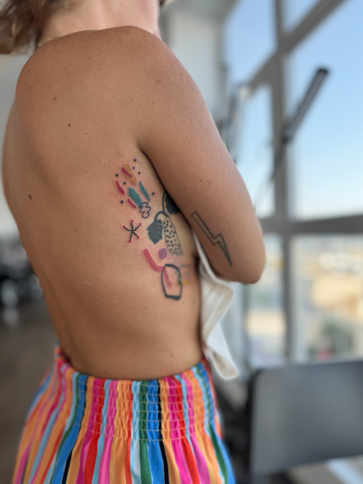 Colour shapes composition on ribs